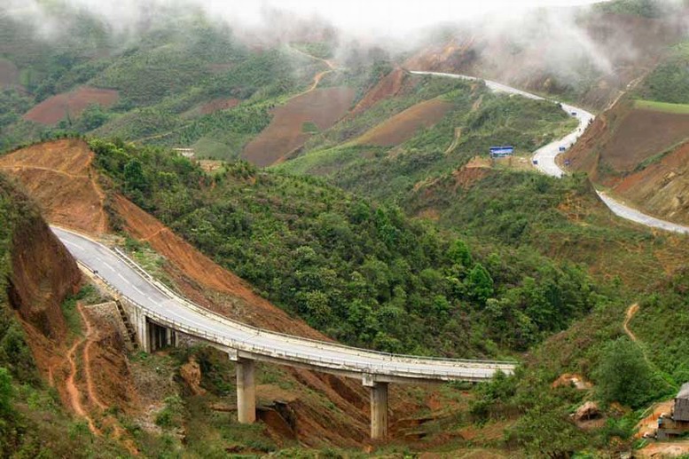Dien Bien - Pha Din pas - Son La Bergweg Dien Bien - Pha Din pas - Son La Bergweg