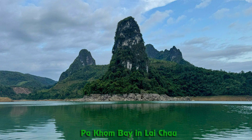 Experience majestic beauty of Pa Khom Bay in the northwest Experience majestic beauty of Pa Khom Bay in the northwest